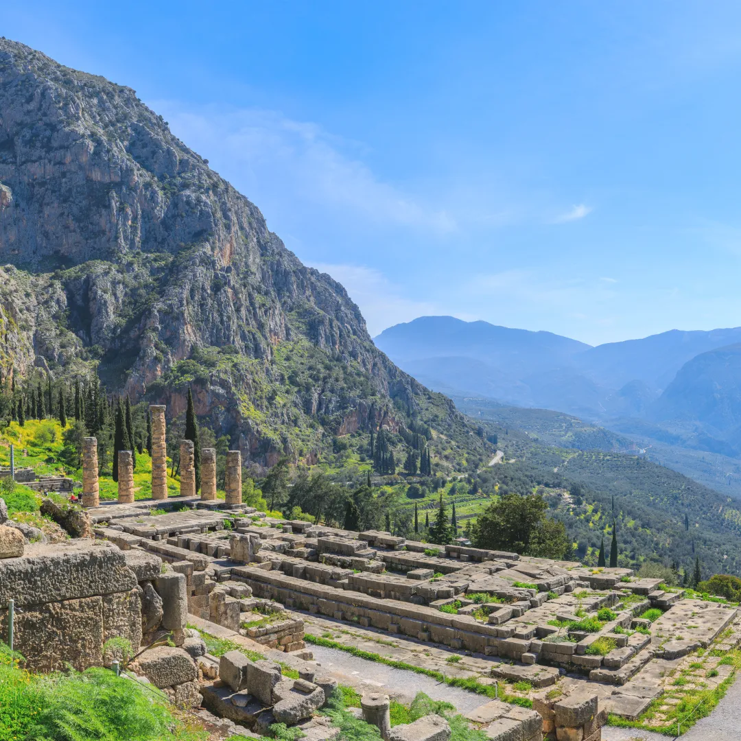 Πανοραμική θέα των Δελφών, τοποθεσία διεξαγωγής του Delphi Forum.